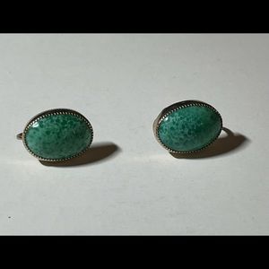 Vintage Weiss Peking Glass screw back earrings